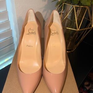 Christian Louboutin Hot chic Nude 38.5 brand new never worn